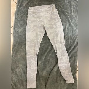Lululemon Wunder under leggings